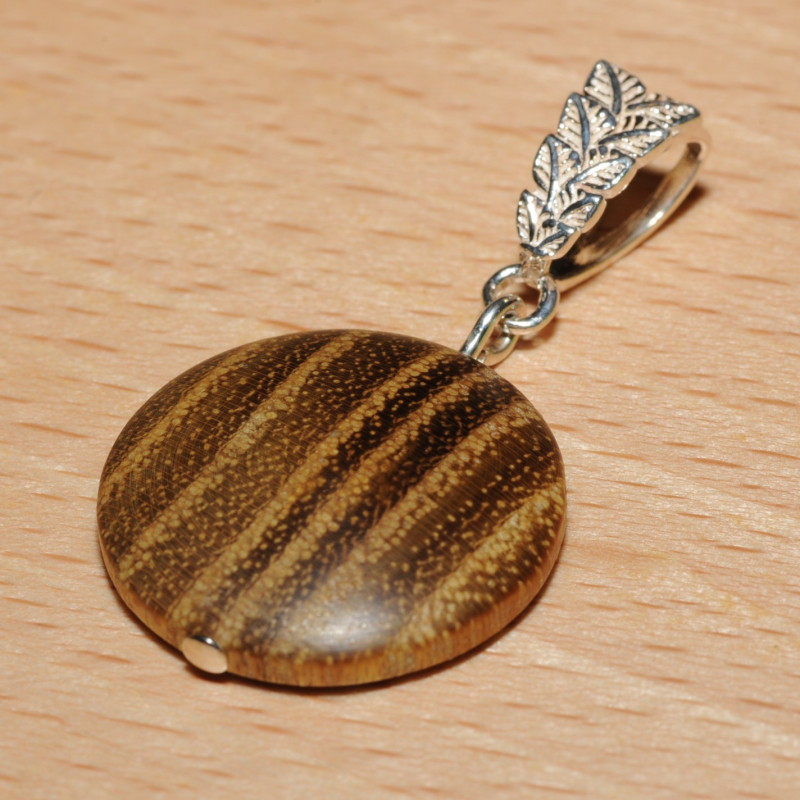 Pendentif bois d'acacia Pendentif bois d'acacia