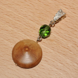 Pendentif bois de laurier amande