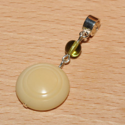 Pendentif ivoire végétal