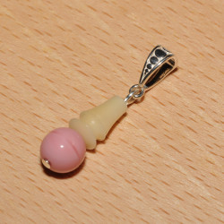 Pendentif ivoire végétal