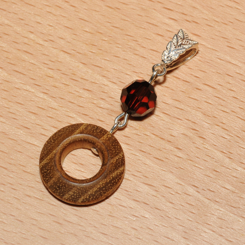 Pendentif bois d'acacia Pendentif bois d'acacia